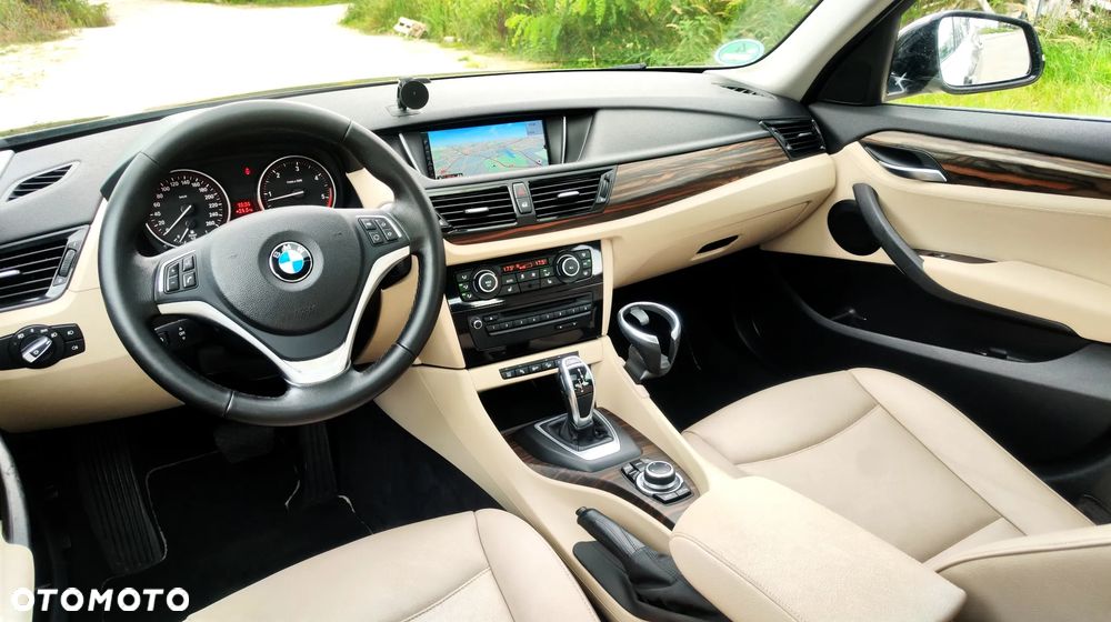 BMW X1 xDrive20d xLine - 12