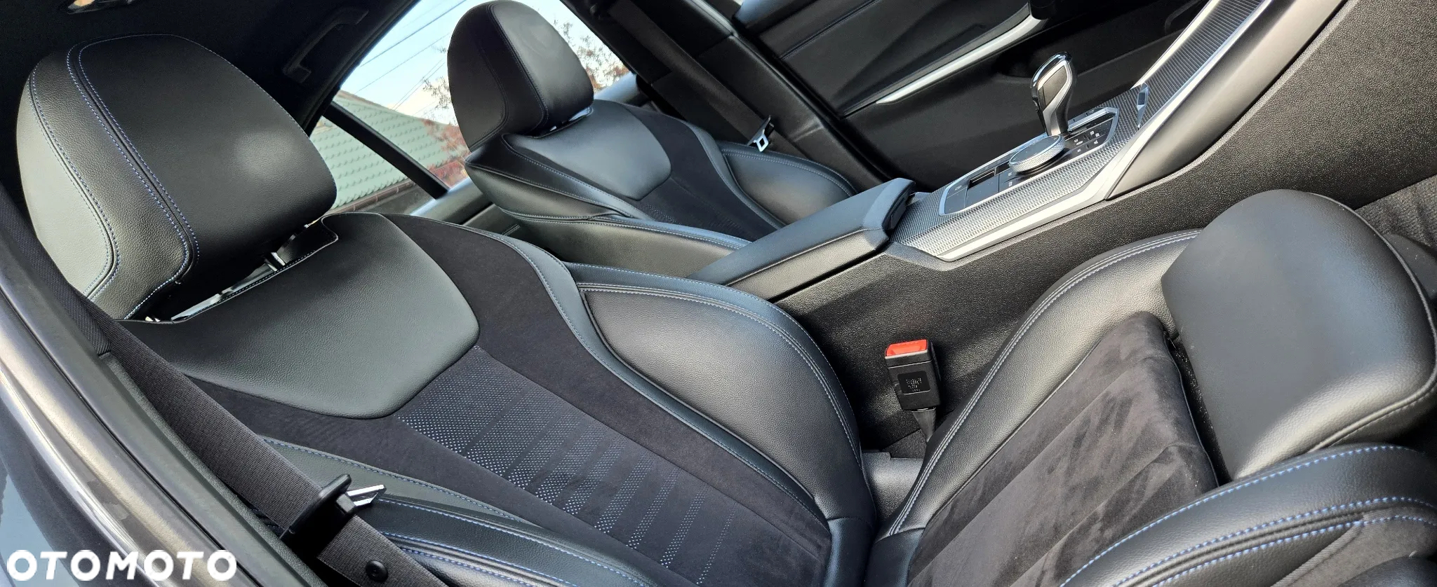 BMW Seria 3 330i M Sport - 13