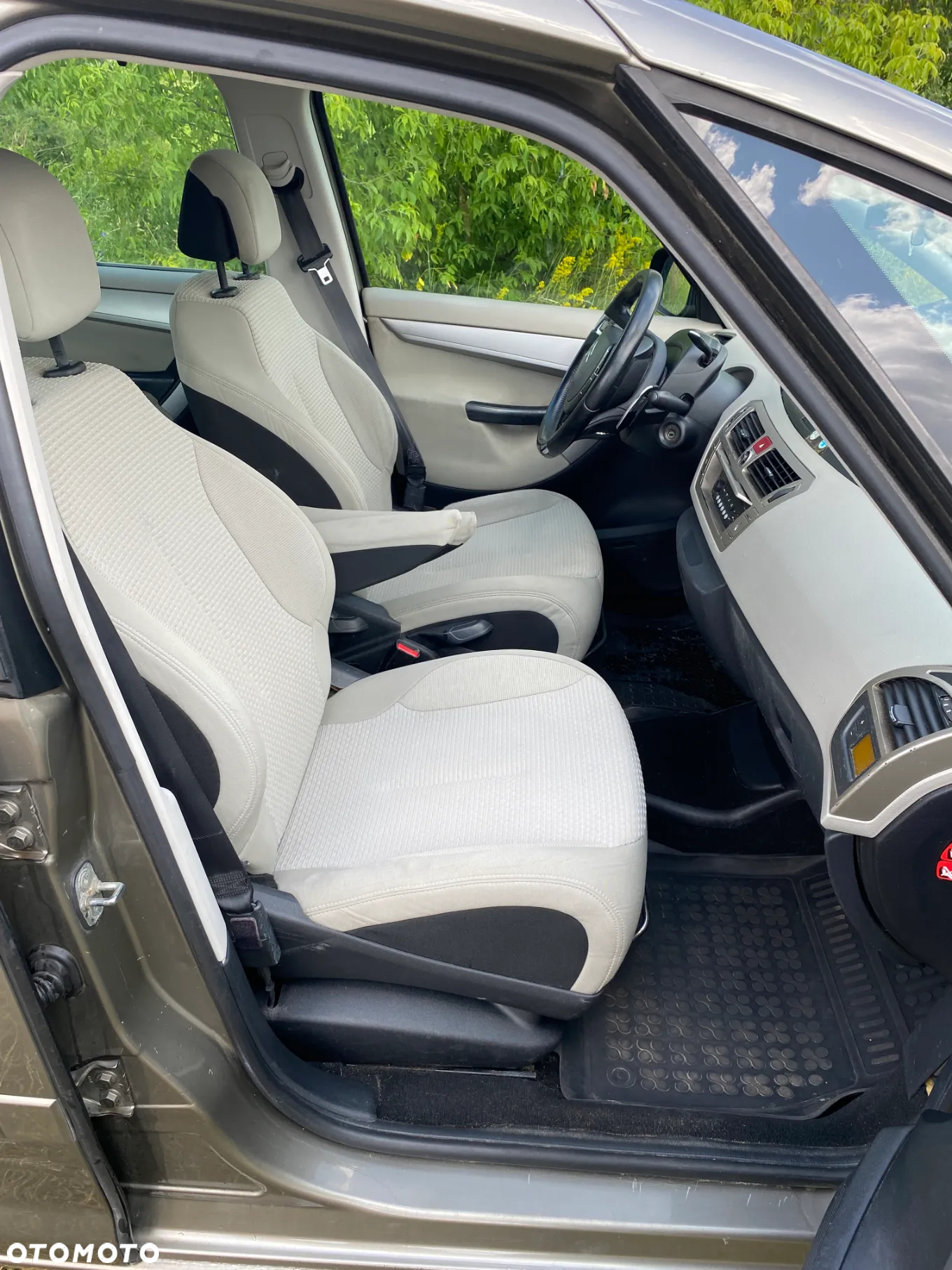 Citroën C4 Picasso 1.6 HDi FAP 7-Sitzer ESG6 Tendance - 16