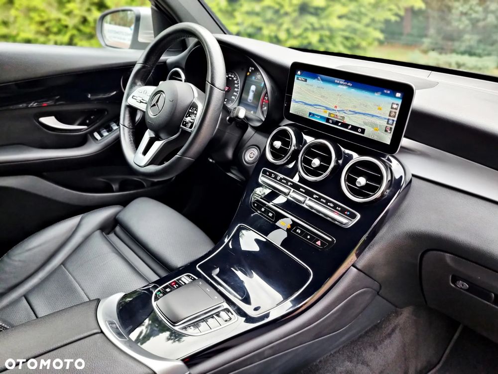 Mercedes-Benz GLC 300 d 4Matic 9G-TRONIC Exclusive - 32