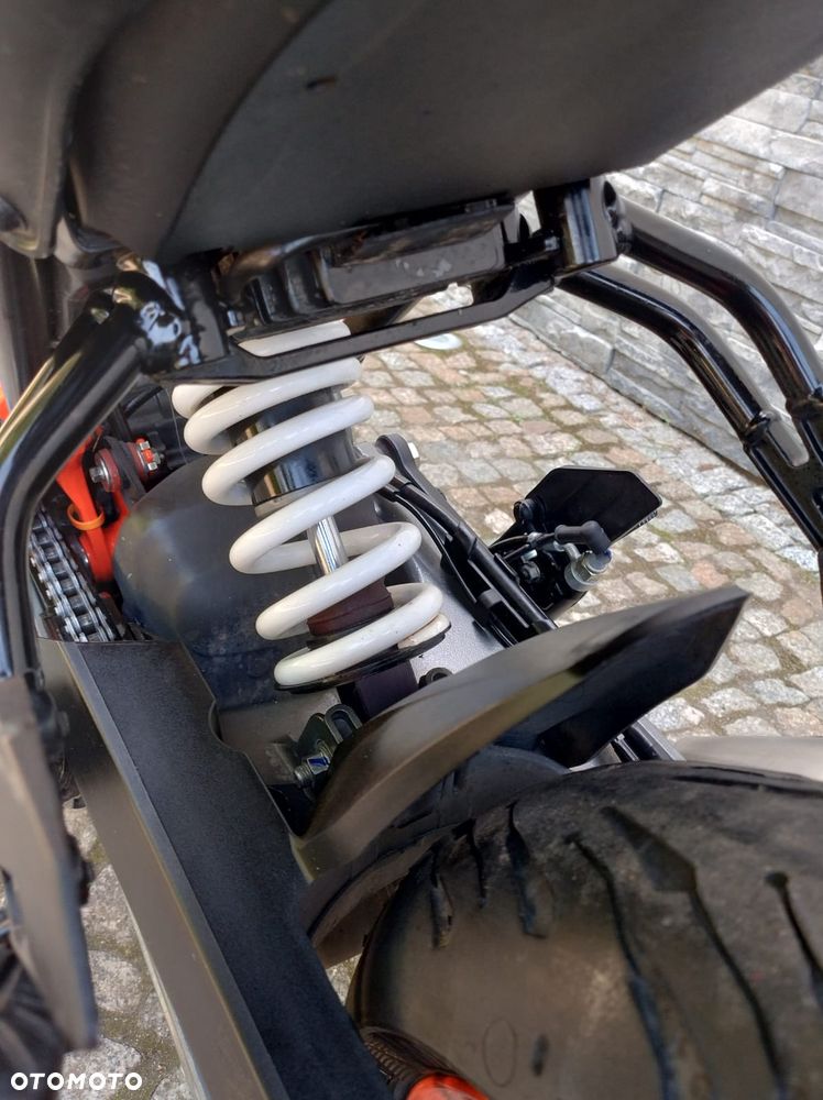 KTM Duke 125 - 36