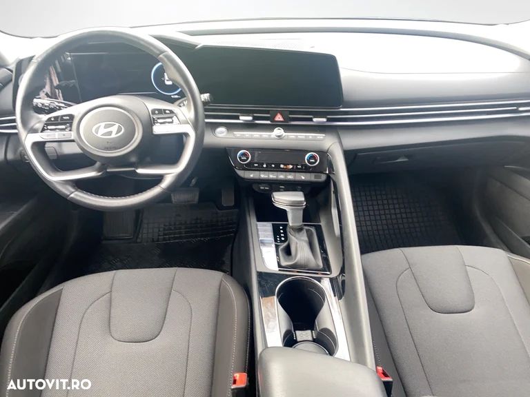 Hyundai Elantra 1.6 l 123 CP CVT Exclusive - 10