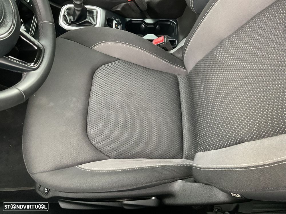 Jeep Renegade 1.0 T Night Eagle - 24