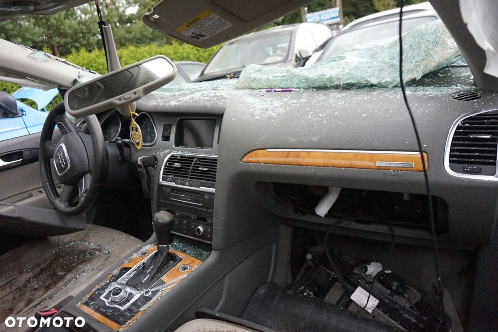 DESKA ROZDZIELCZA AIRBAG KONSOLA Q7 4L LIFT AUDI 2009-2015 - 1