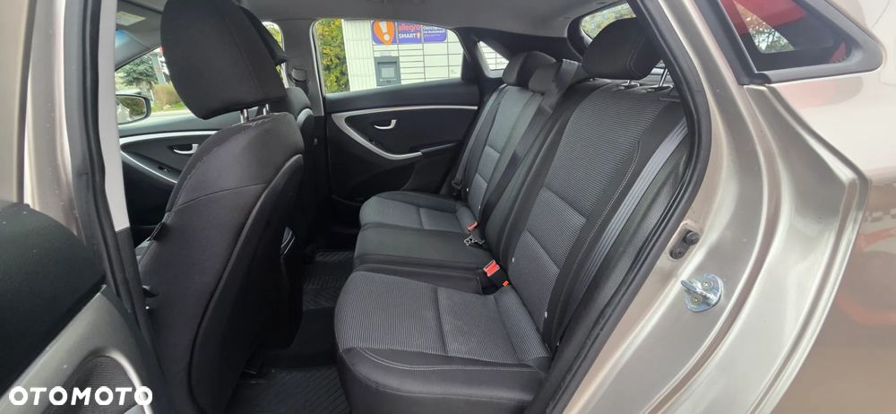 Hyundai i30 1.6 CRDi Premium - 31