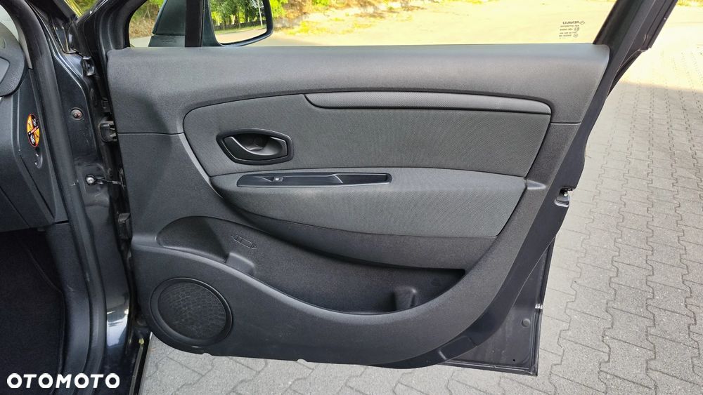 Renault Scenic 1.6 16V 110 TomTom Edition - 29