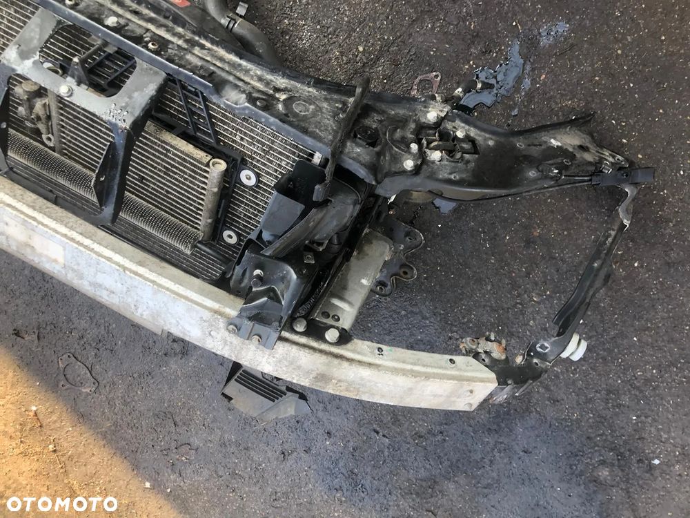 PAS PRZEDNI BELKA CHLODNICE MERCEDES E-KLASA W211 LIFT 3,0 CDI AUTOMAT - 4