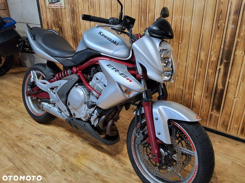 Kawasaki ER - 8