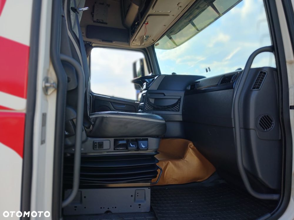 Volvo FH540 8X2 - 23