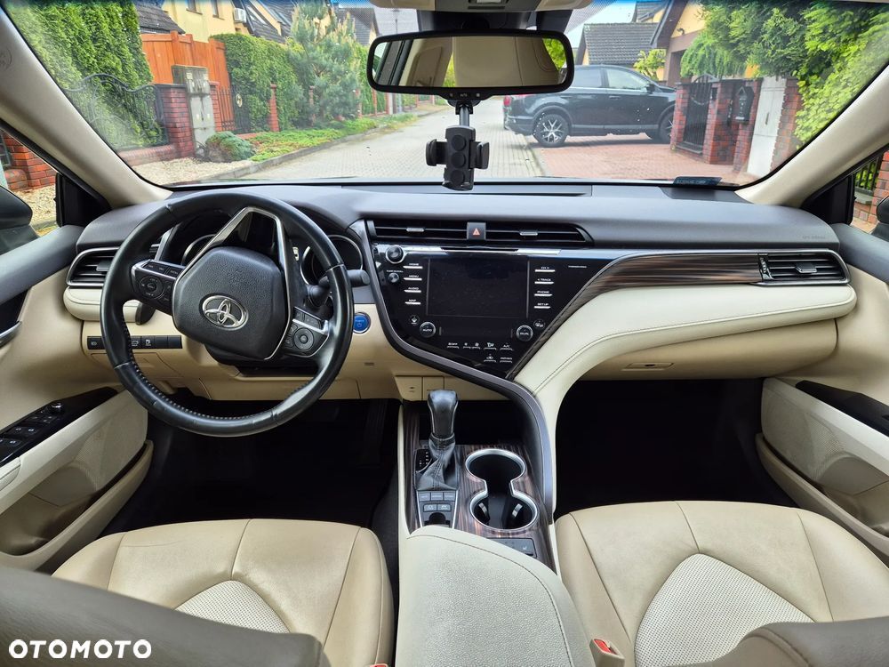 Toyota Camry - 8