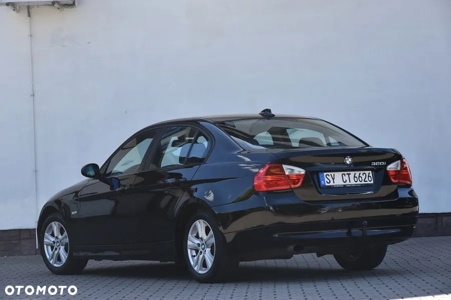BMW Seria 3 320i - 12