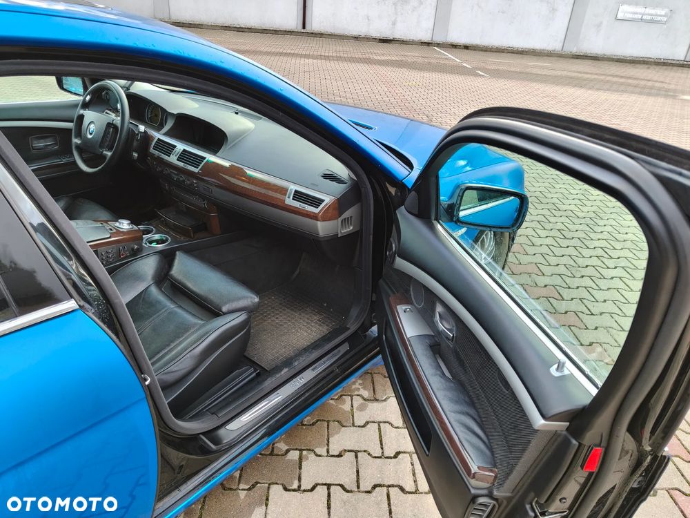 BMW Seria 7 745i - 9