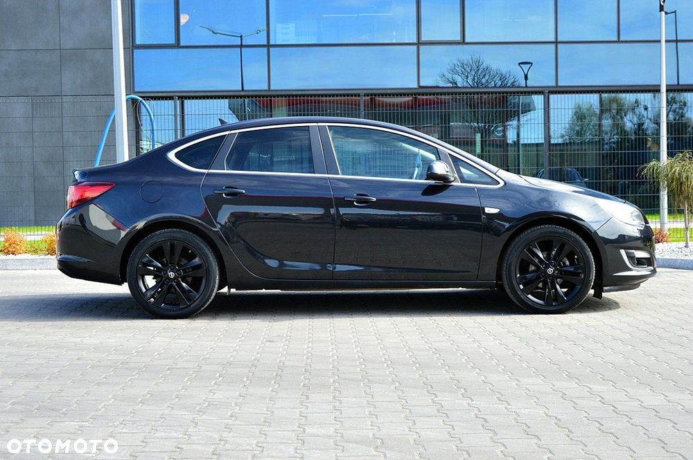 Opel Astra 1.4 T Cosmo - 10