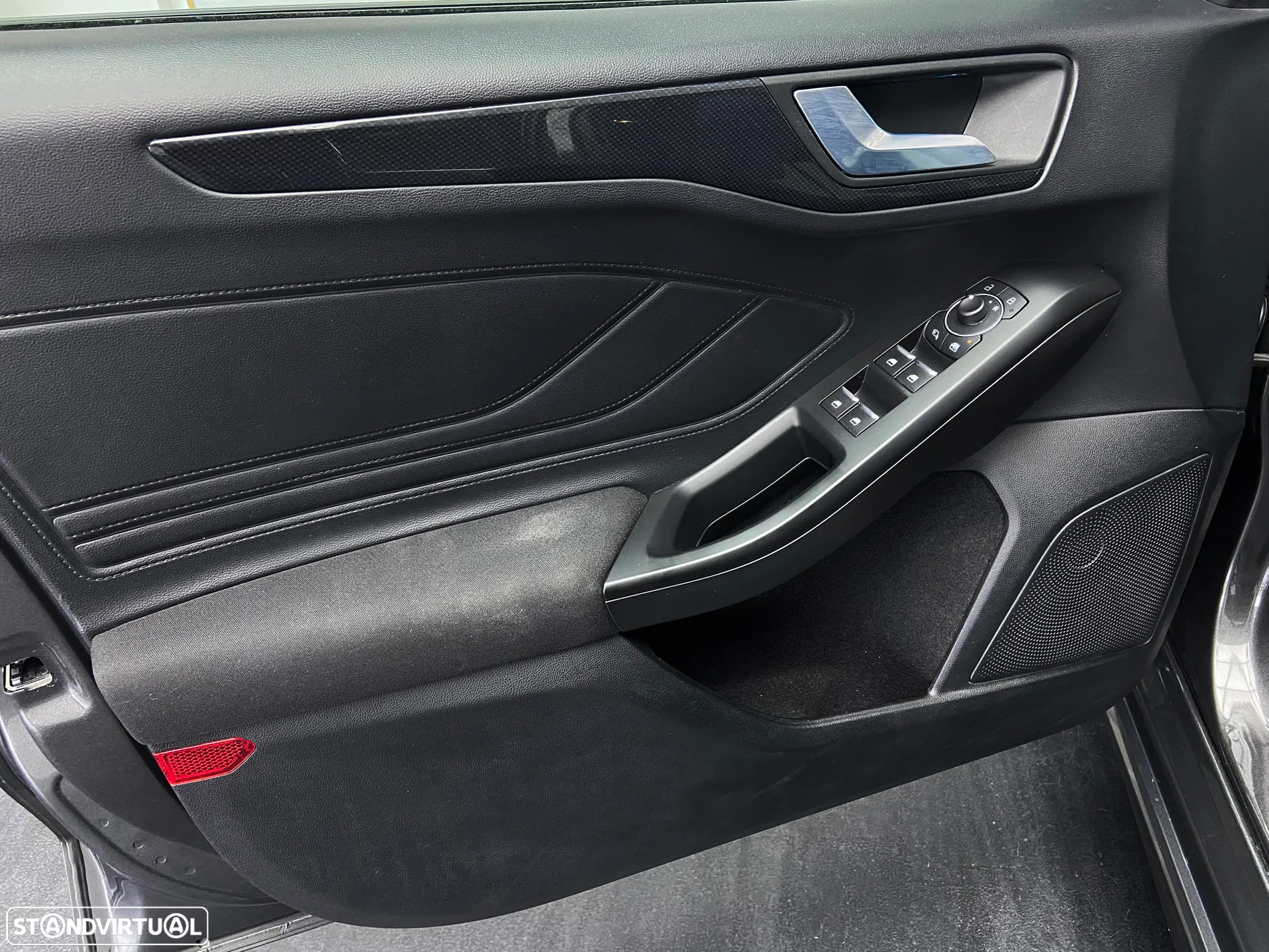 Ford Focus 1.0 EcoBoost MHEV ST-Line - 6