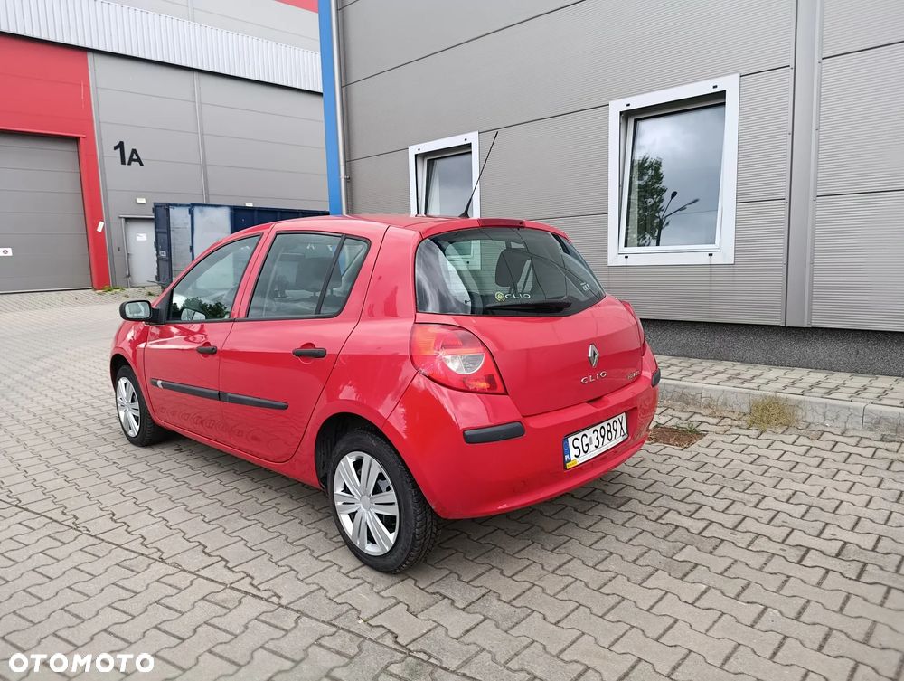 Renault Clio - 9