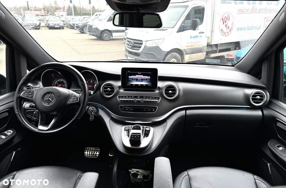 Mercedes-Benz Klasa V - 8