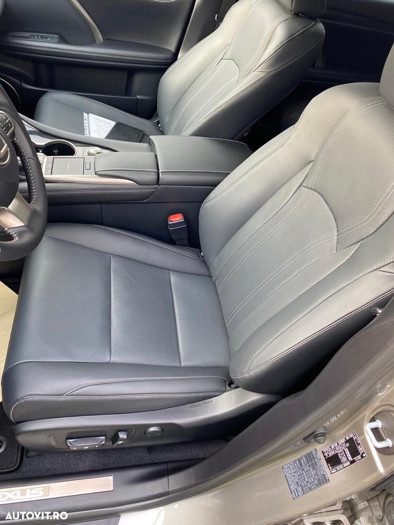 Lexus Seria RX - 12