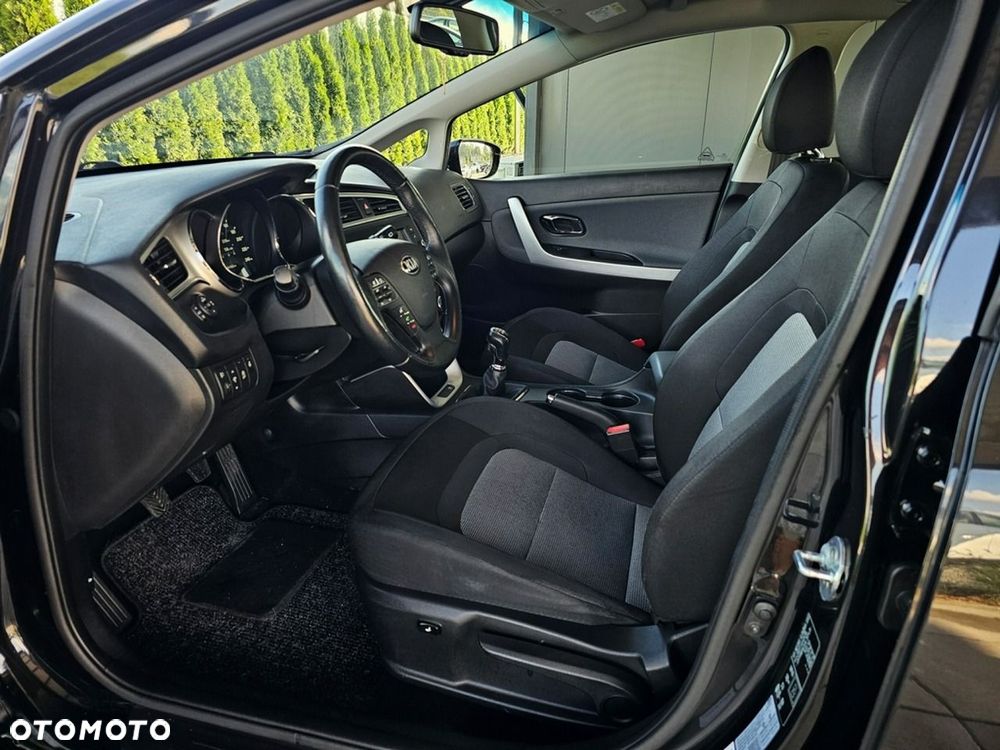 Kia Ceed - 13