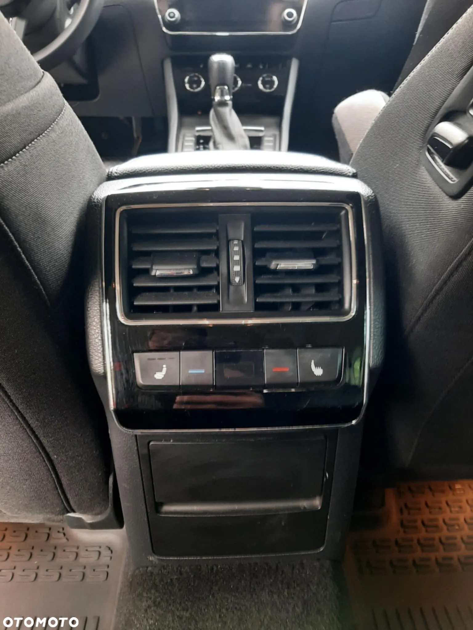 Skoda Superb 2.0 TDI Style DSG - 16