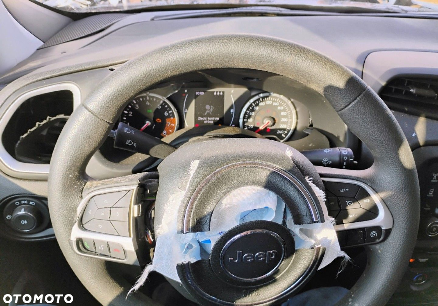 Jeep Renegade - 12