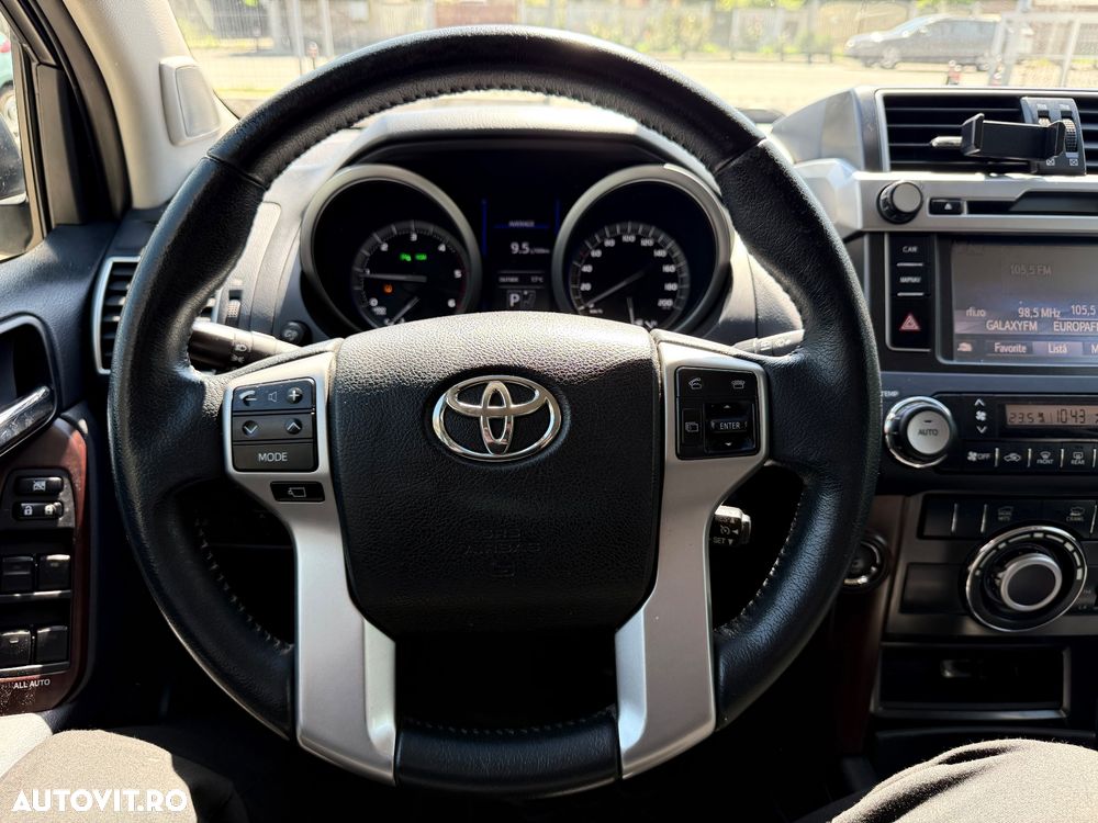Toyota Land Cruiser 2.8l Turbo D-4D AVS Aut. Luxury - 16