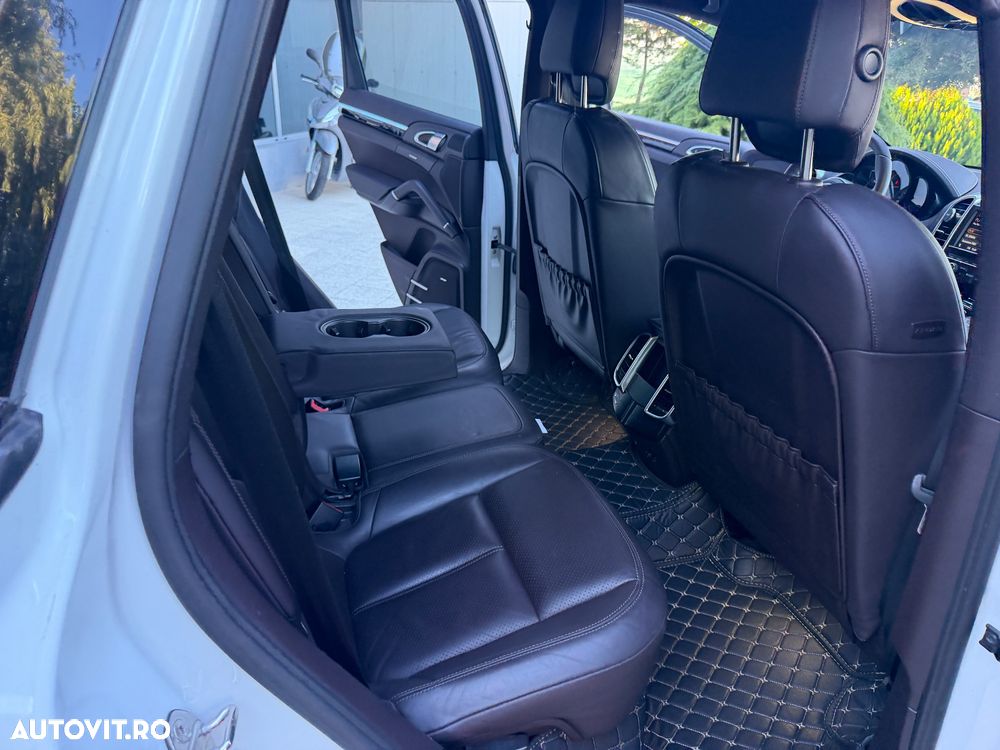 Porsche Cayenne - 13