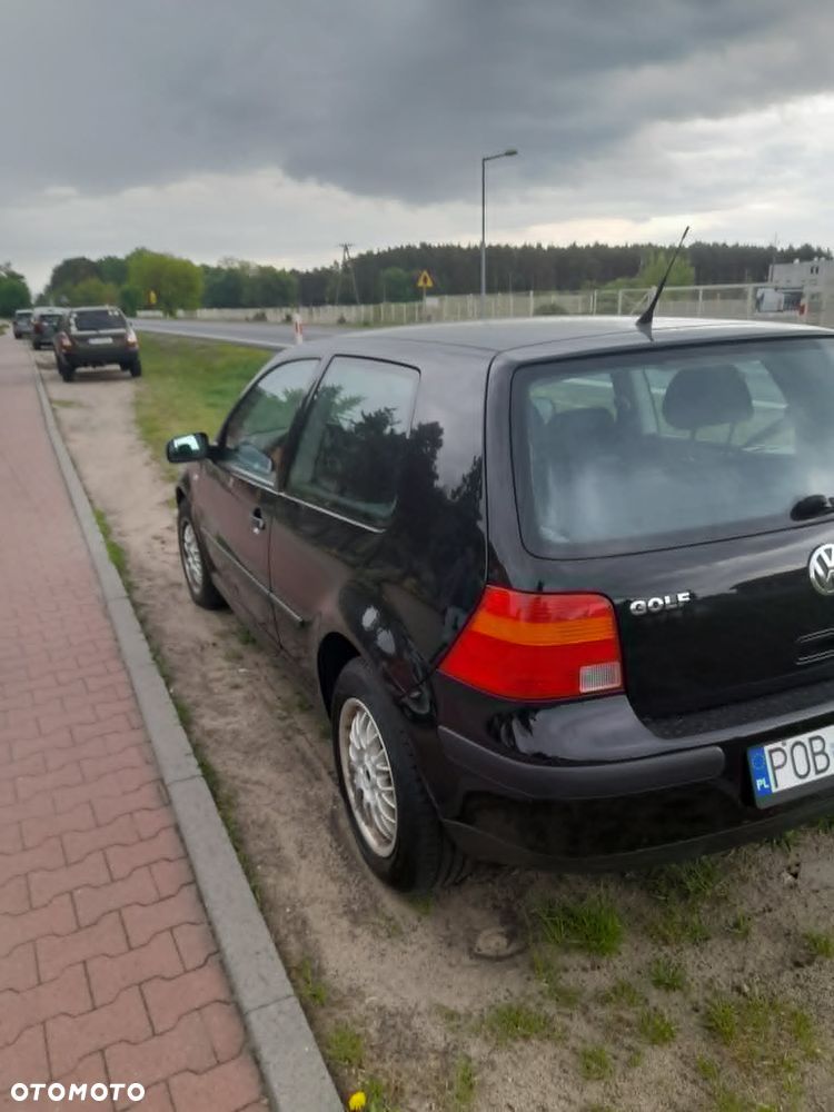 Volkswagen Golf - 4