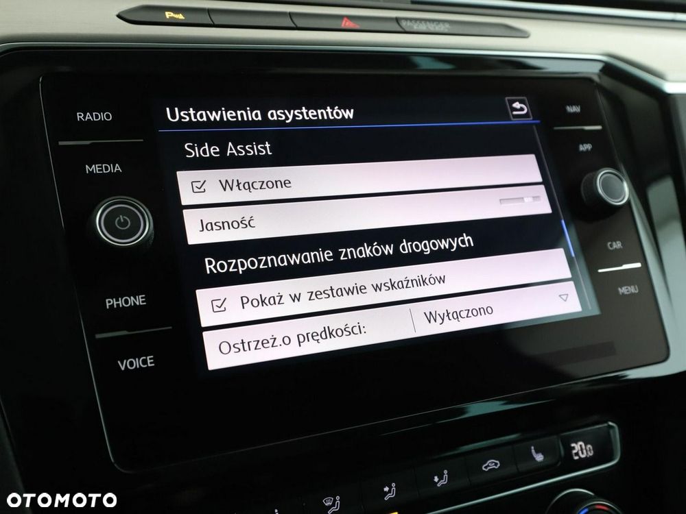 Volkswagen Passat Variant 2.0 TDI (BlueMotion Technology) Highline - 29
