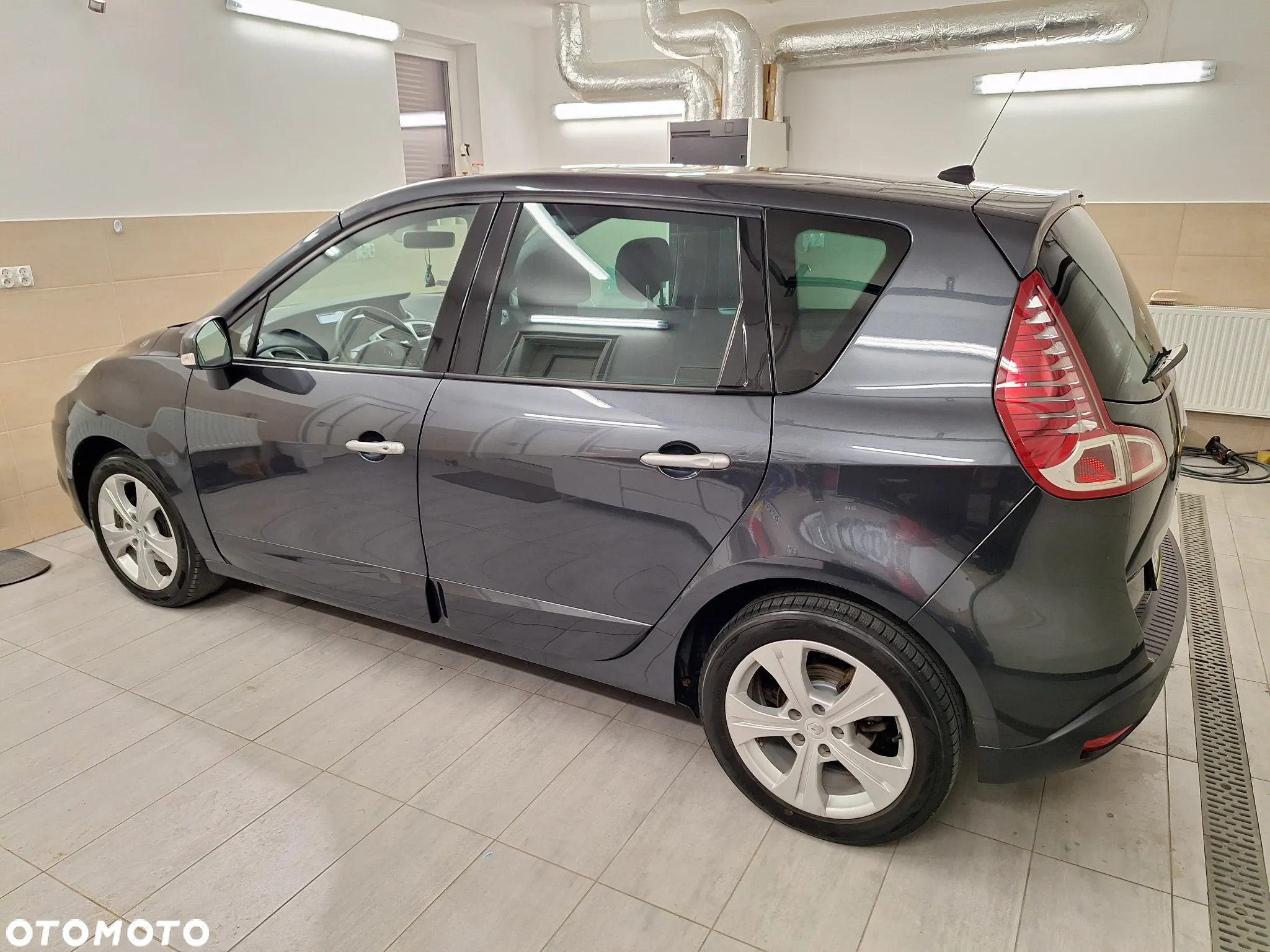 Renault Scenic 1.4 16V TCE TomTom Edition - 9