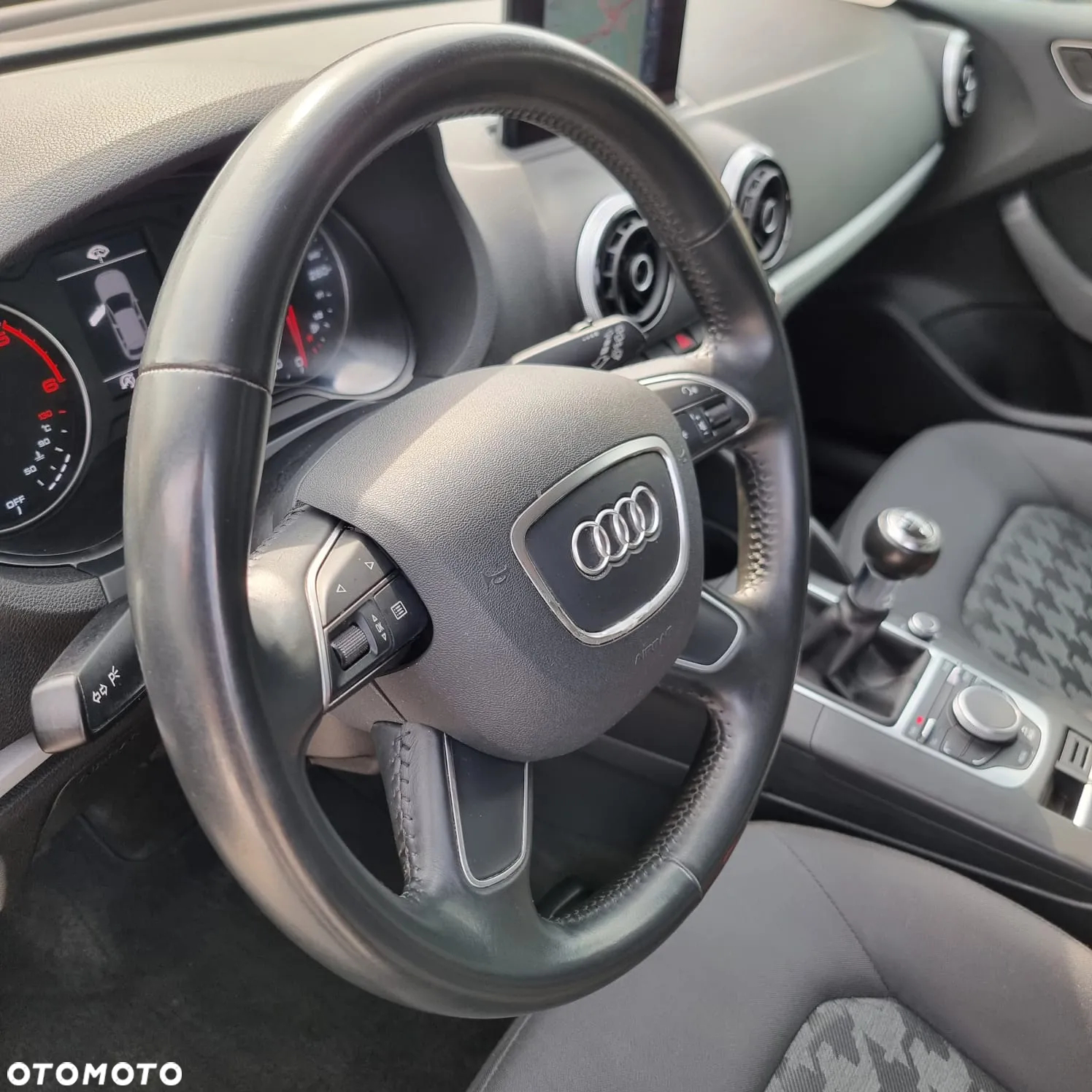 Audi A3 1.6 TDI Sportback ultra Attraction - 14