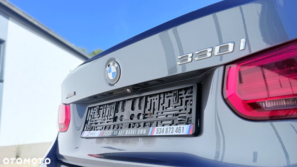 BMW Seria 3 330i xDrive Sport Line - 9
