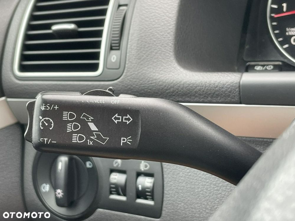 Volkswagen Touran 1.6 TDI DPF Comfortline - 23
