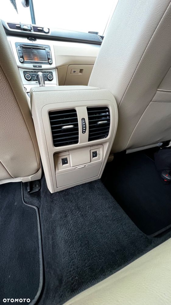 Volkswagen Passat - 20