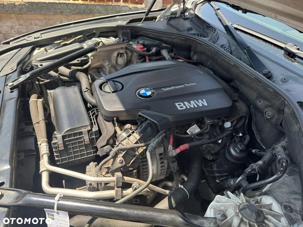 BMW Seria 5 520d xDrive - 11