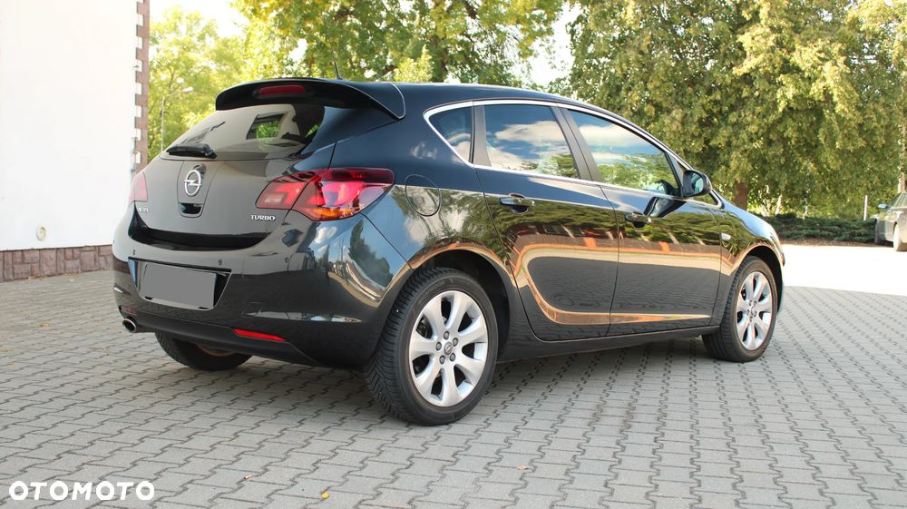 Opel Astra 1.4 Turbo Cosmo - 23