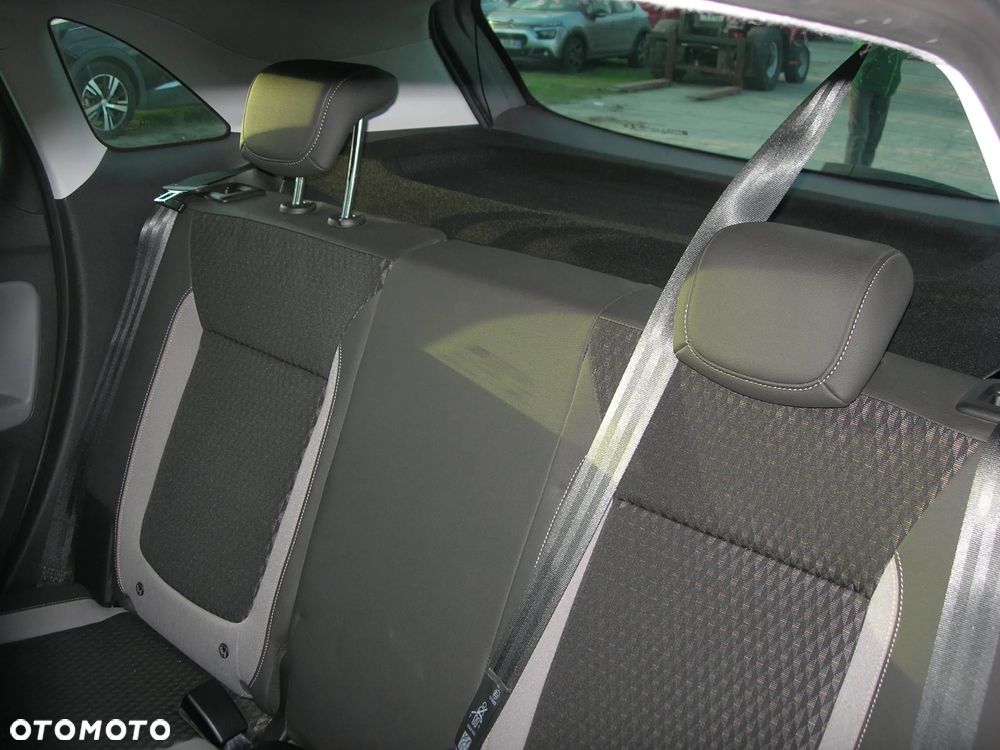 Opel Crossland X - 16
