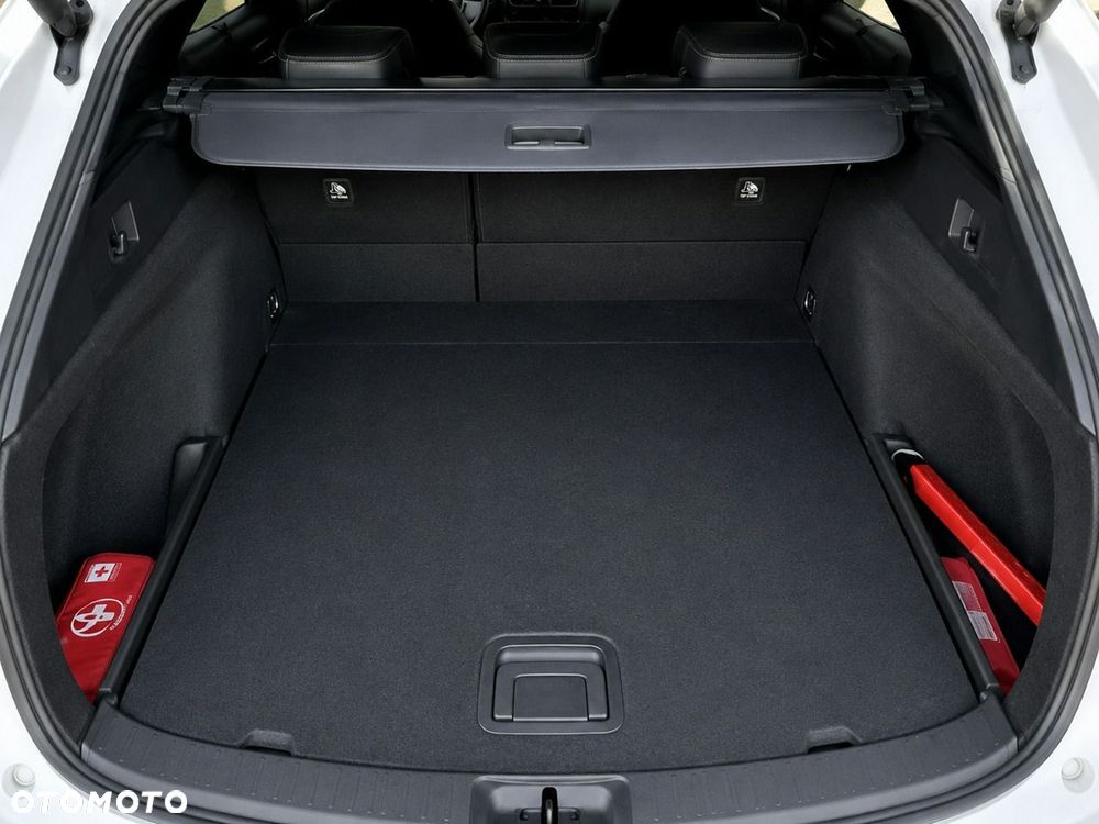 Toyota Corolla 1.8 Hybrid Style - 18