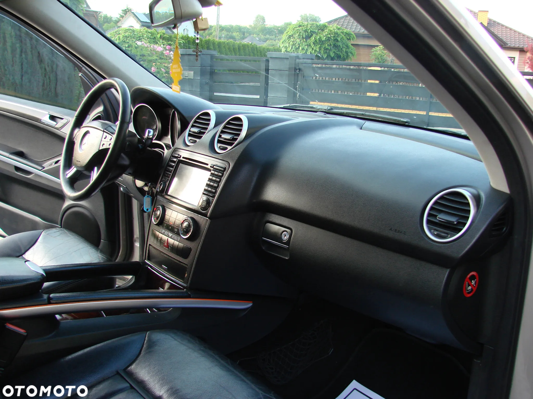 Mercedes-Benz ML - 22