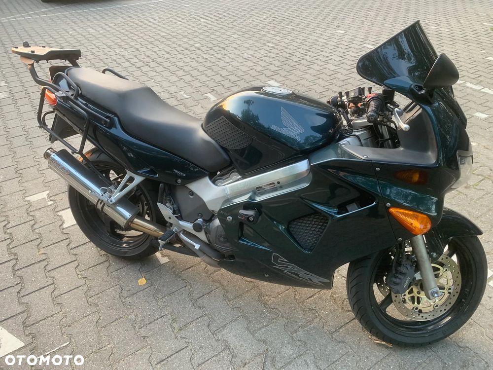 Honda VFR - 4