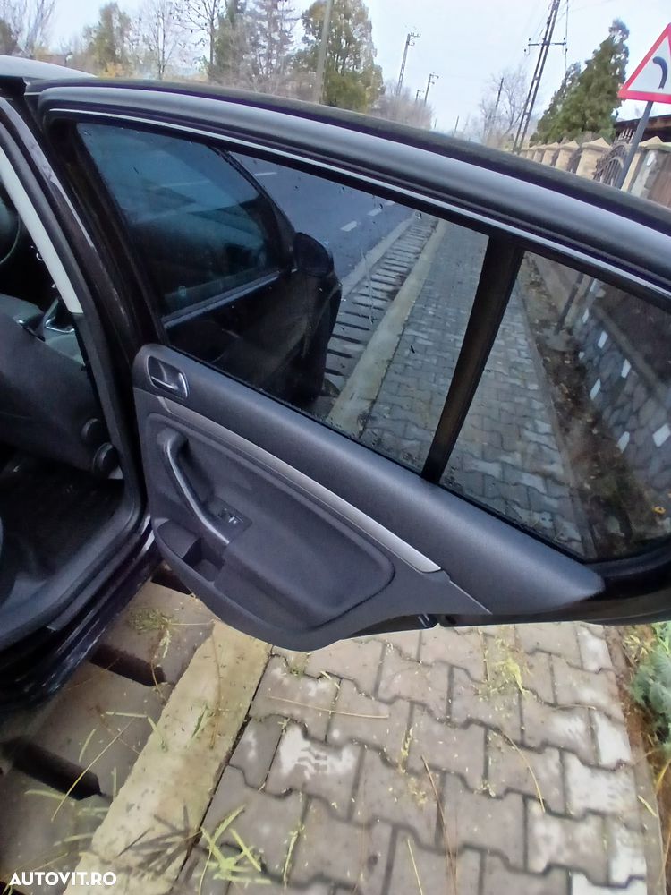 Volkswagen Golf 2.0 TDI Comfortline - 6