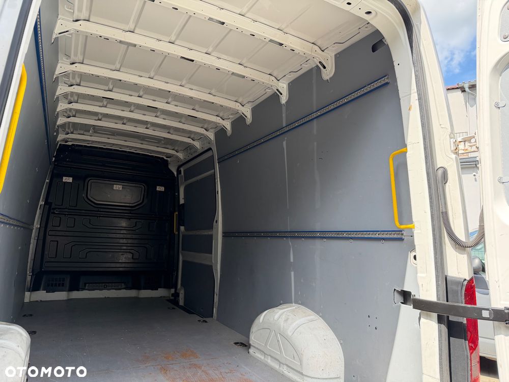 Volkswagen Crafter - 25