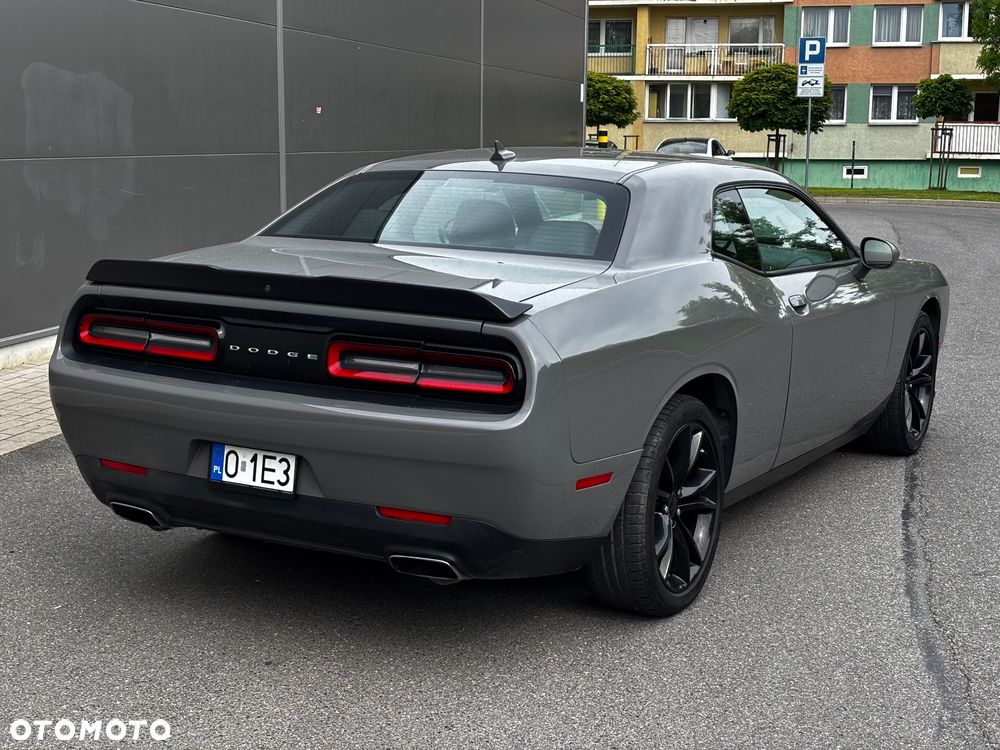 Dodge Challenger - 4