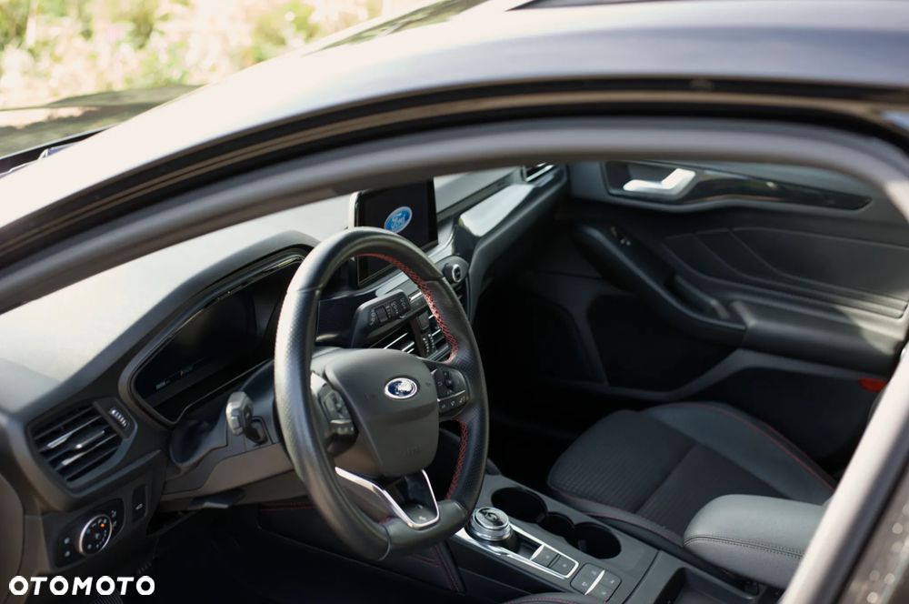 Ford Focus 1.5 EcoBlue Start-Stopp-System ST-LINE X - 12
