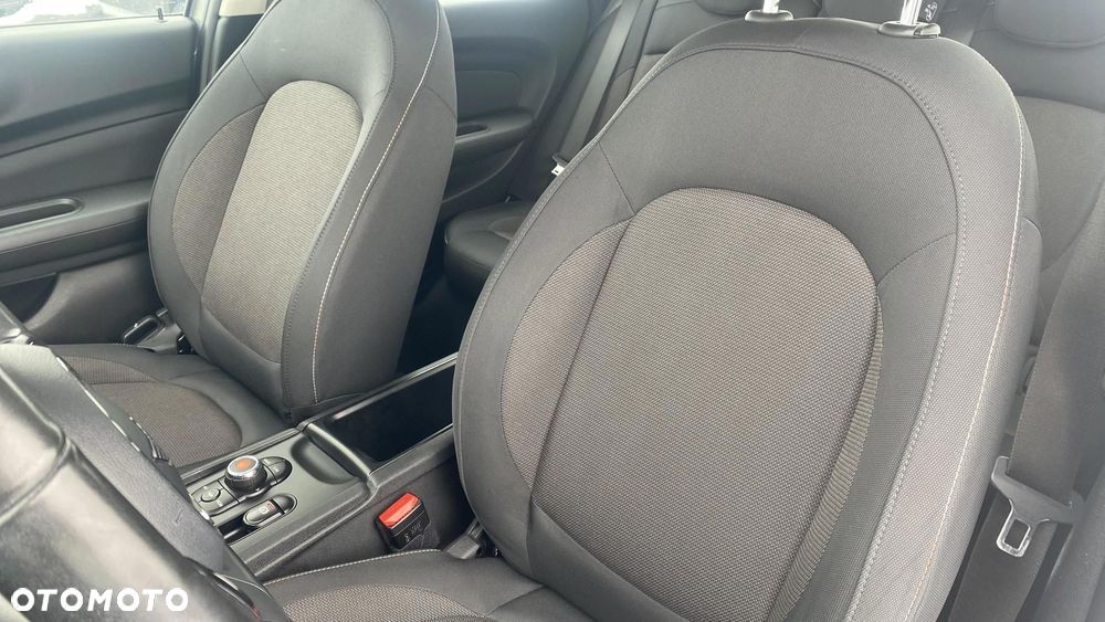 MINI Clubman One - 11