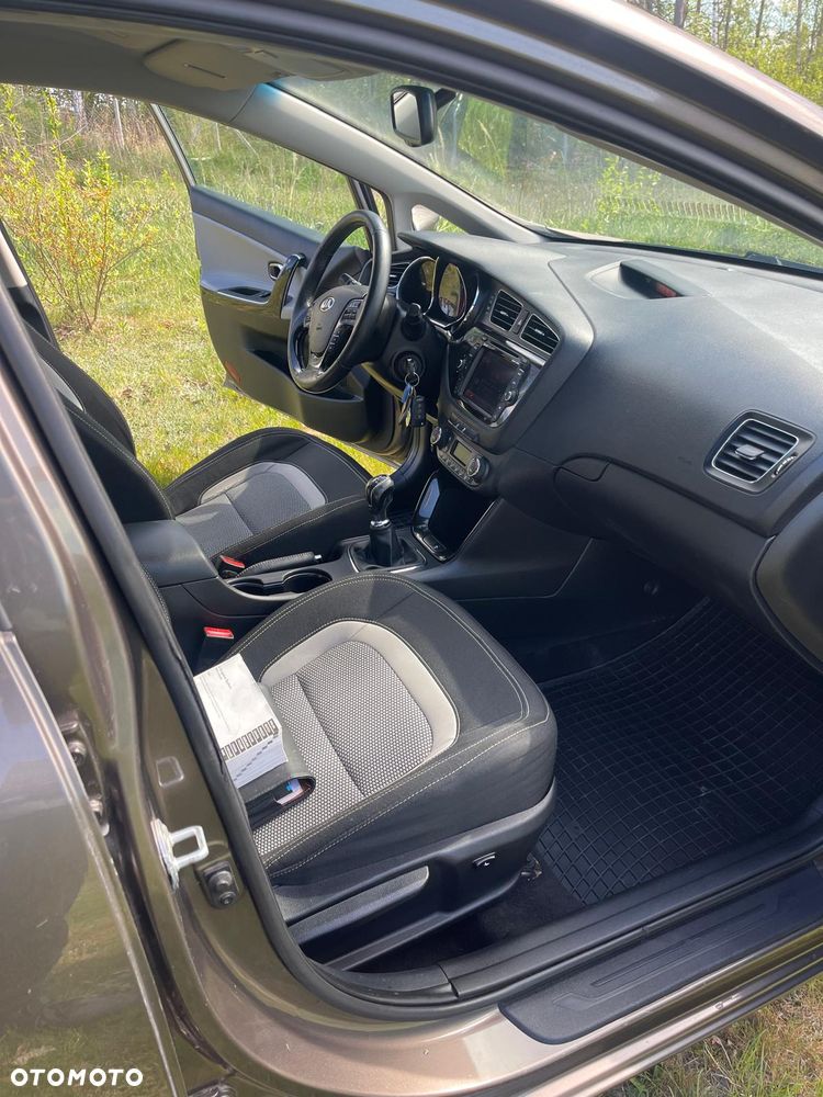 Kia Ceed 1.6 GDI Dream Team Edition - 8