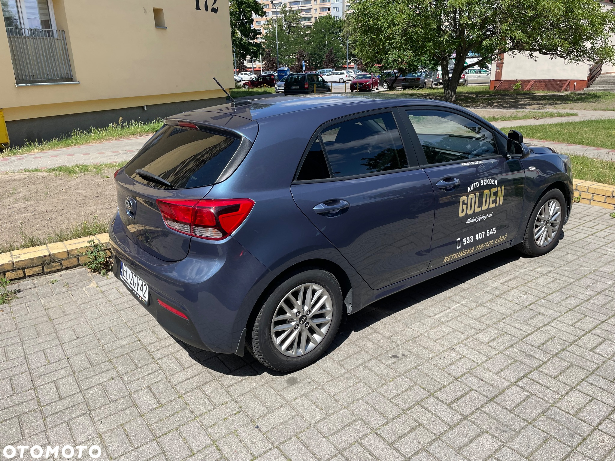 Kia Rio 1.2 L - 3