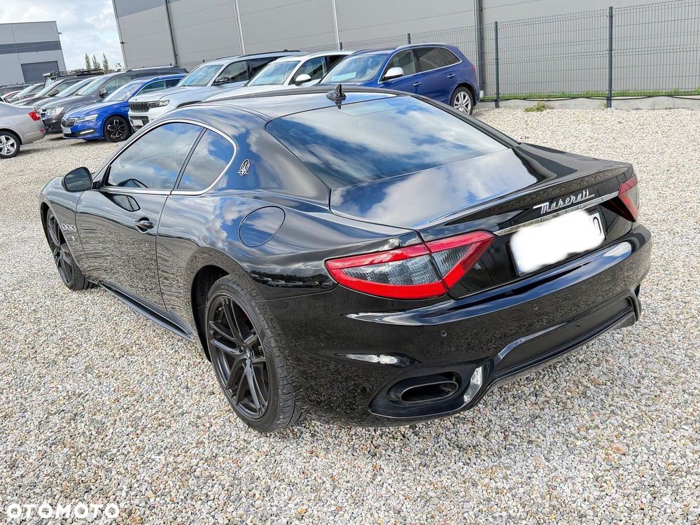 Maserati GranTurismo S Automatik - 12