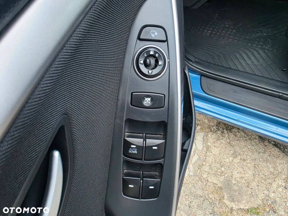 Hyundai i30 blue 1.6 CRDi YES Gold - 14