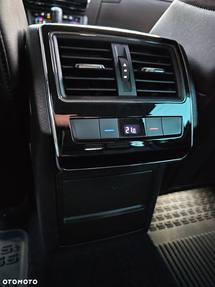 Skoda Superb 2.0 TDI L&K DSG - 31