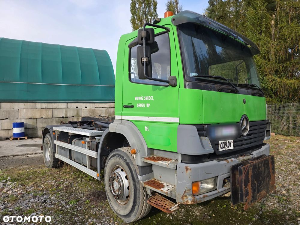 Mercedes-Benz 1828 - 1